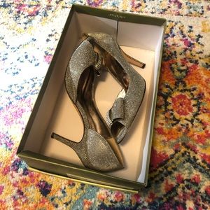 Pewter special occasion heels in 7.5 by J. Renee